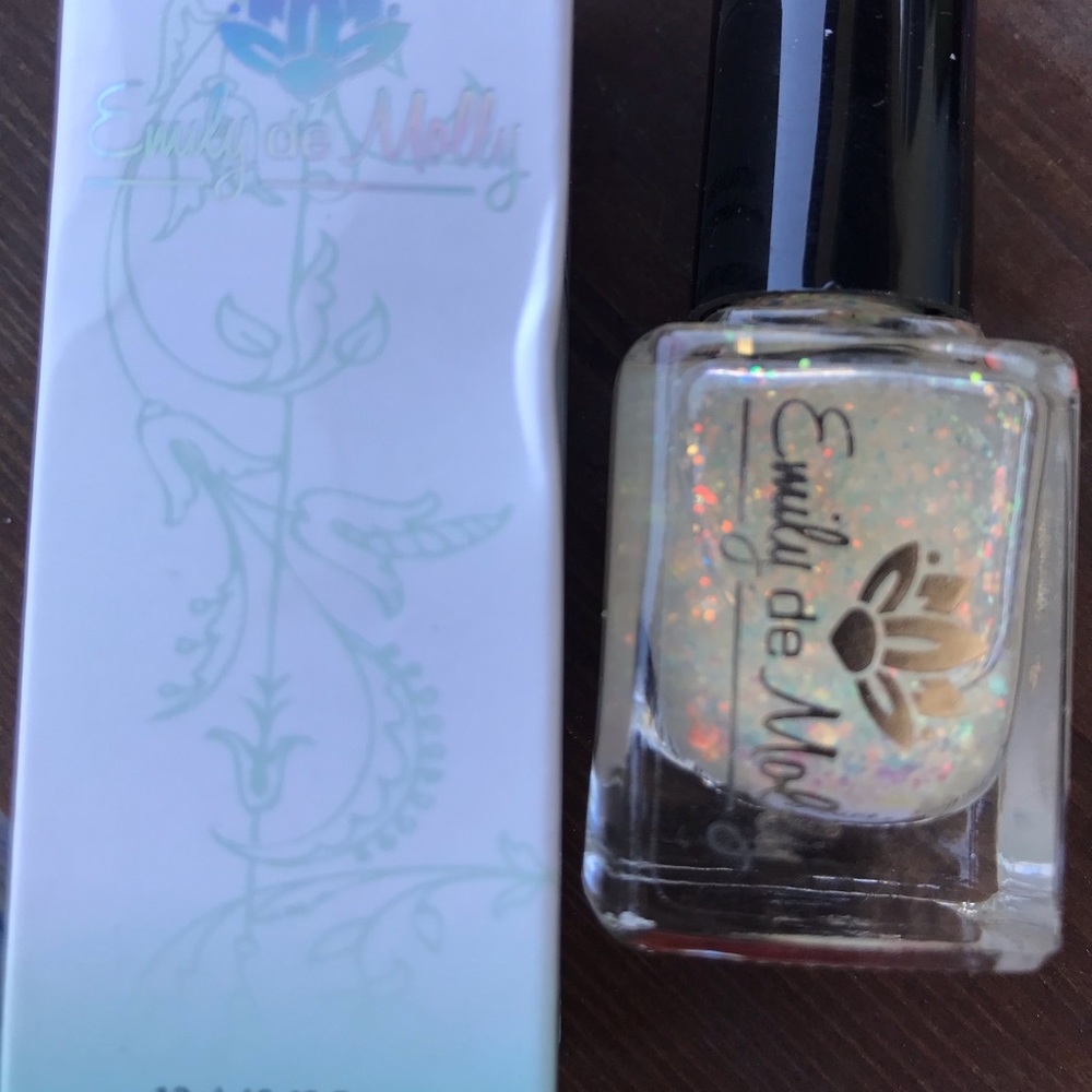 Emily de Molly indie Polish